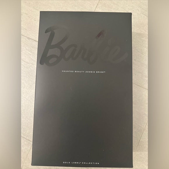 Rare MINT Haunted Beauty Zombie bride Barbie, NRFB with shipper - Stunning!! - Picture 3 of 8